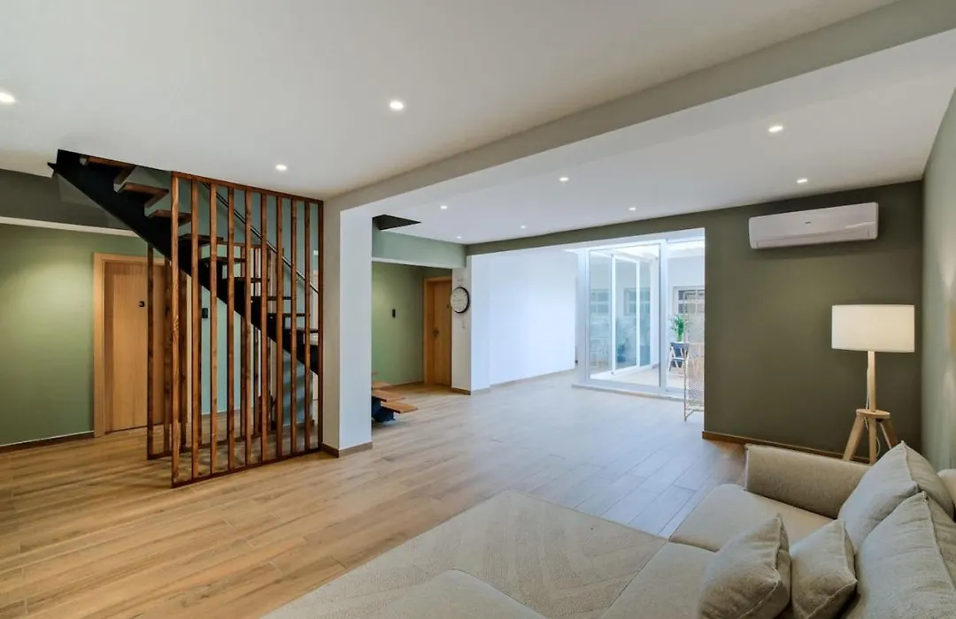 Lovely Studio Fully Equipped Near Subway N6-1